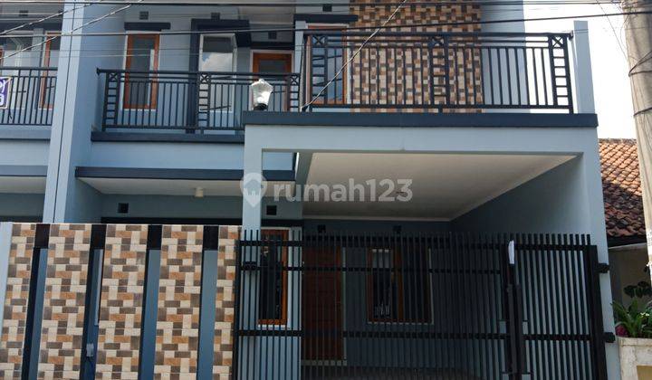 Rumah 4 Kamar 2 Lantai di Jalan Margahayu Raya Soekarno Hatta 1