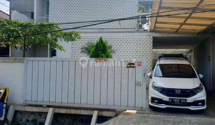 Rumah Unik konsep Industrial di Dago 2 Lantai SHM 1