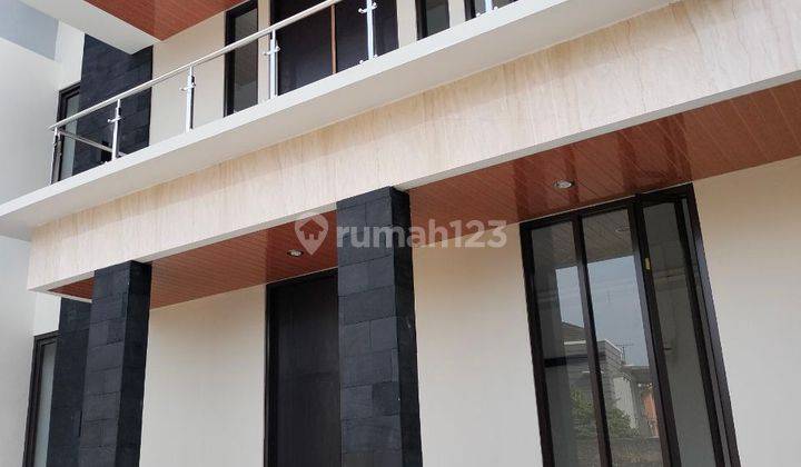 Rumah Minimalis 2 Lantai SHM di cikutra dkt kampus Widyarama 2