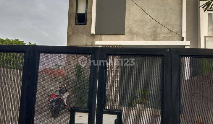 Rumah 2 Lantai SHM Komplek di Cisaranten Wetan Soekarno Hatta 1