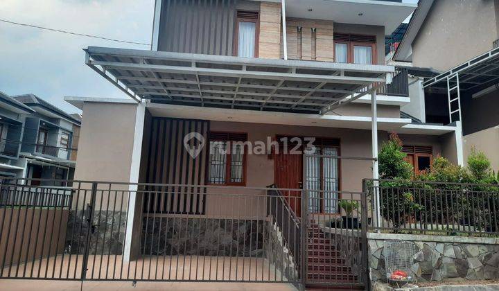 Rumah 2 Lantai Bagus Mewah di Jalan Ciwaruga Sarijadi Parongpong 1