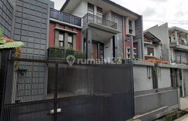 Rumah di Jalan cigadung Bandung Utara SHM Bagus 3 Lantai 1