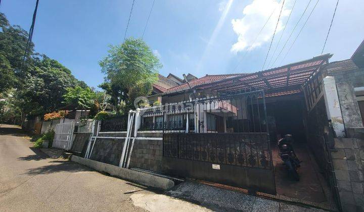 Rumah Second Terawat Asri di Sarijadi dekat Kampus Polban Bandung 1