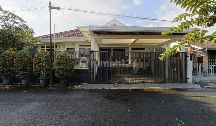 Rumah Mewah Asri Terawat di Gegerkalong Sukasari Kota Bandung 1