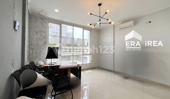 For Sale, Affordable 4-Story Shop House Near Balapan Station Solo