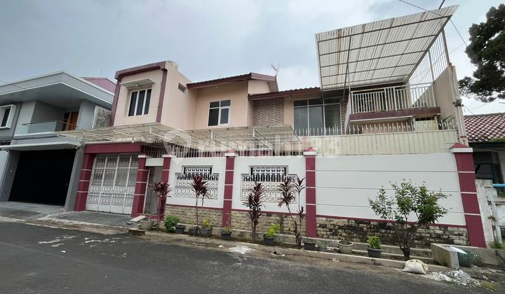 Rumah Bagus 2 Lantai Disewakan Dekat Pusat Bisnis Solo Baru 2
