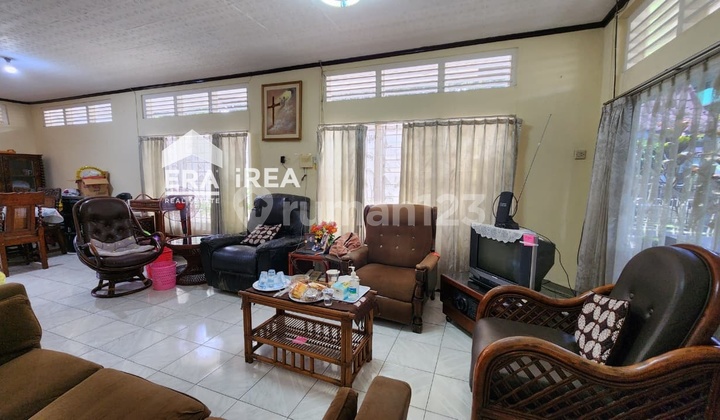 Well-Maintained Ancient Serene House in Jogja City Near Jogja Palace