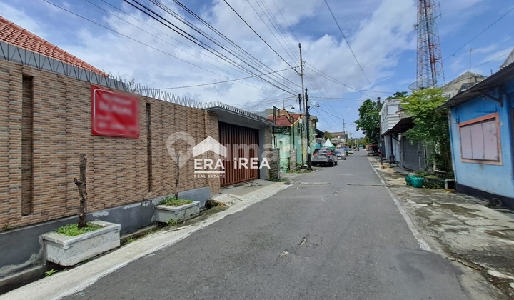 Rumah Bagus 2 Lantai Jagalan Dekat Balaikota Solo