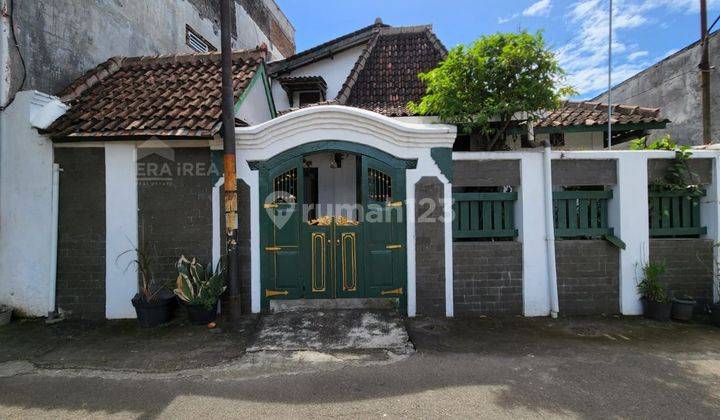 Rumah Klasik Jawa di Solo Dekat Masjid Syeikh Zayed Full Furnish 1