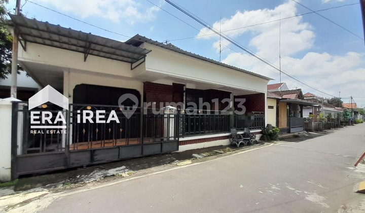 Ready-to-Occupy House in Solo Colomadu Near Adi Soemarmo Airport