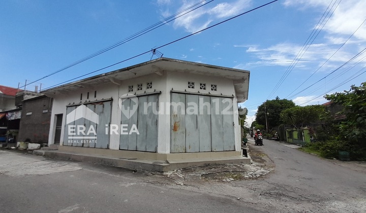 Ruang Usaha Dijual di Solo Dekat Pasar Nusukan Siap Pakai