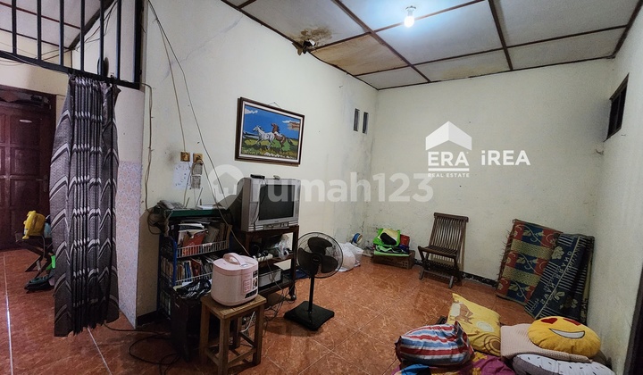 House and Boarding House for Sale Near Solo Square in Solo City.