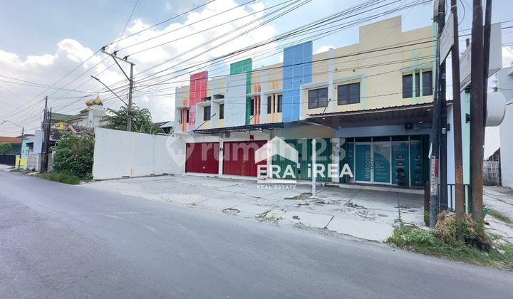 2-Story Shop House in West Solo Colomadu Near Manahan Stadium