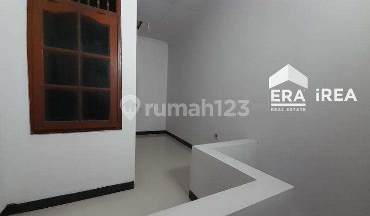 Affordable 2-Story House for Rent in Solo City Near Kleco Market 2