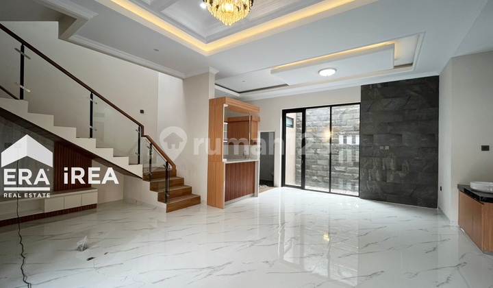 Rumah Baru Dijual 2 Lantai Dekat Superindo Banyuanyar Solo