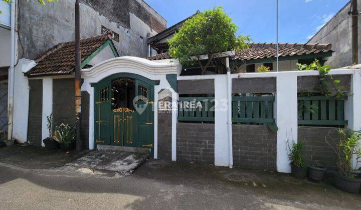 Rumah Klasik Jawa di Solo Dekat Masjid Syeikh Zayed Full Furnish 2