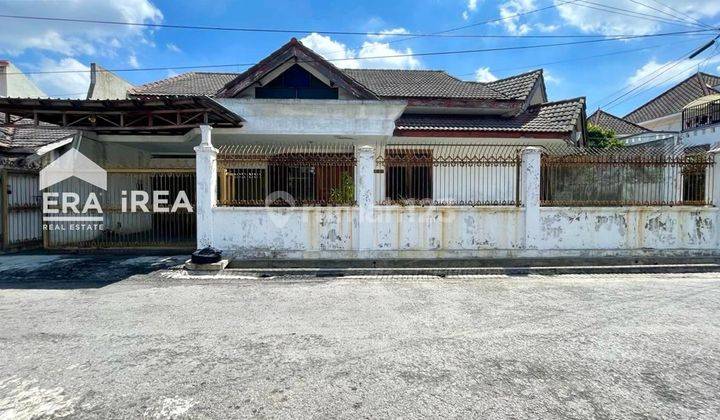 Rumah Dijual di Karanganyar Dekat Jl. Adi Sucipto 1