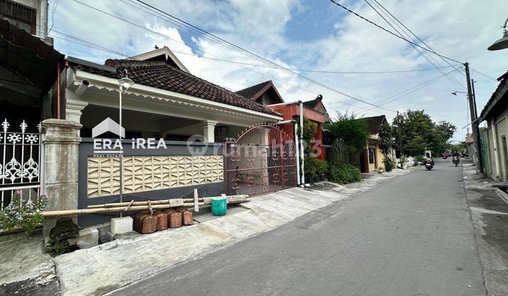 Disewakan Rumah Mewah di Solo Baru Dekat Luwes Gentan 1