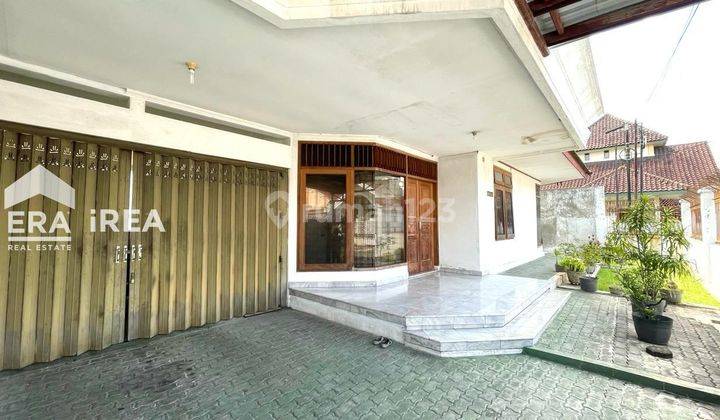 Rumah Bagus Solo Raya Karanganyar Dekat Jl. Adi Sucipto 1