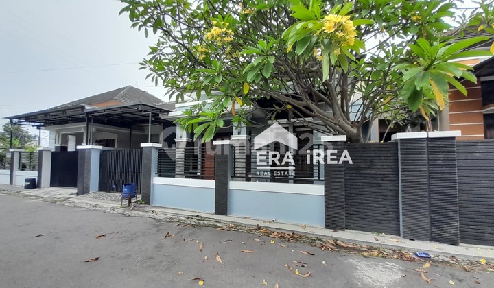 Modern House for Rent Colomadu Solo Near Superindo Jajar 2