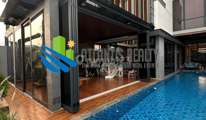 Rumah Mewah Full Furnished Dengan Swimming Pool di Navapark Bsd, View Danau 1