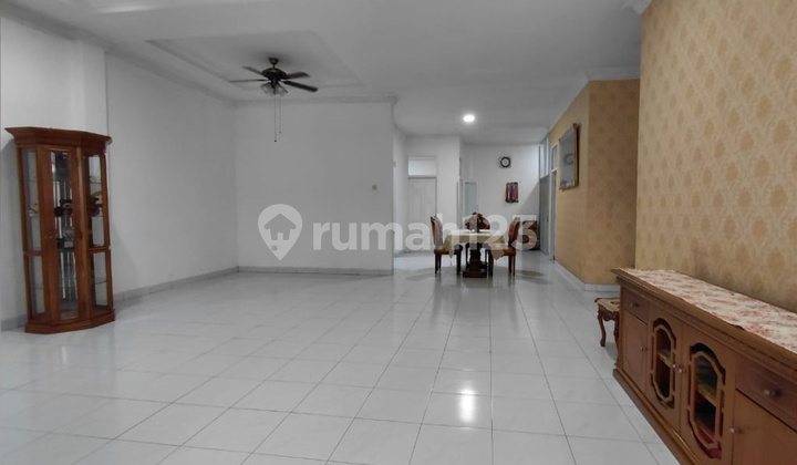 Rumah Cantik Siap Huni 2 Lantai di Pulomas, Lingkungan Asri Strategis, Best Price 2