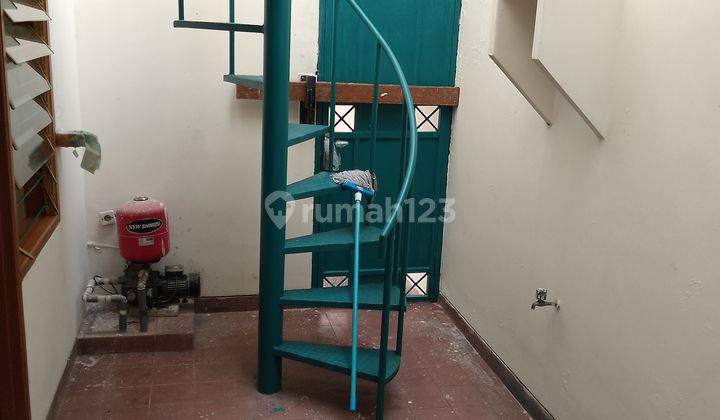 Rumah Siap Huni 2 lantai di Pulomas, LT 240m2, Harga Best Jual Cepat  2
