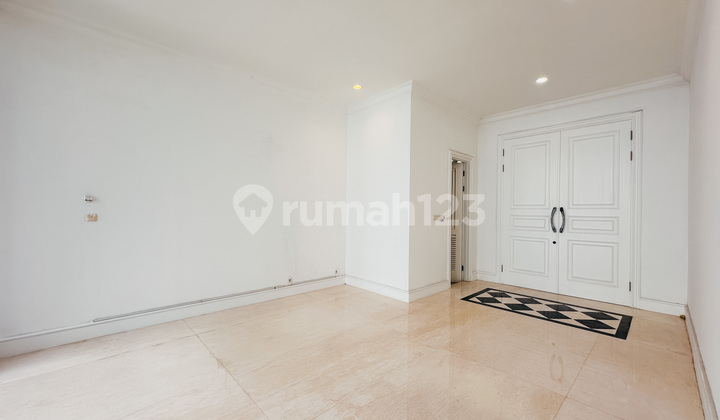 Elegant Luxury 2-Story House in Pulomas, Land Area 342 m2, Serene Environment, Quick Sale Until Deal. 2