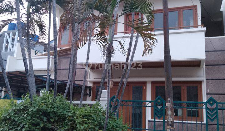 Rumah Siap Huni 2 lantai di Pulomas, LT 240m2, Harga Best Jual Cepat  1