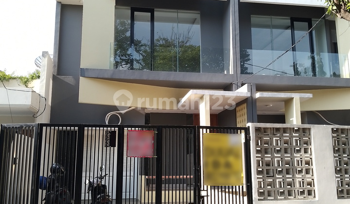Rumah Brand New Elegant 3 Lantai di Pulomas, Lingkungan Asri, Harga The Best Rumah Brand New Elegant 3 Lantai di Pulomas, Lingkungan Asri, Harga The Best