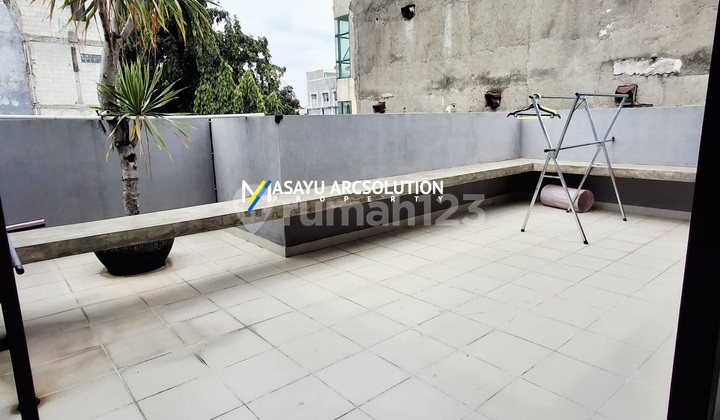 Ready to Occupy House in Pondok Labu, South Jakarta with SHM 2