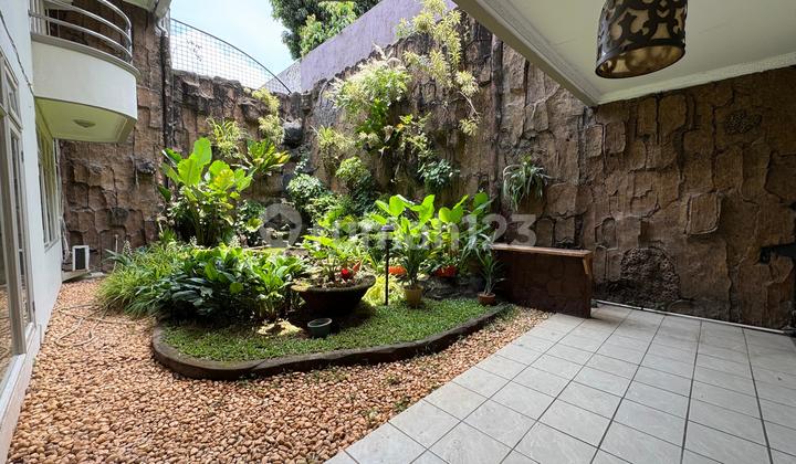 Ready-to-Occupy House in the Strategic Puri Cinere Complex 2