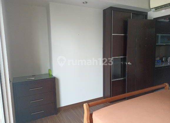 Dijual Apartemen Cosmo Mansion 1 BR Furnished Apj 405 2