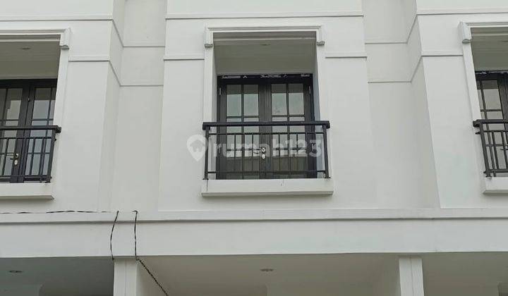 Rumah 3 lantai siap Huni di Menteng, Jakarta Pusat