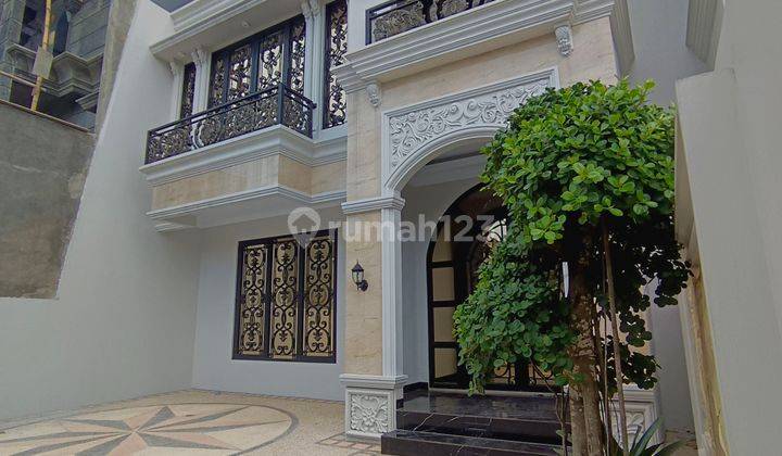 Rumah Sultan Gaya Klasik di Kebagusan, Jakarta Selatan 2