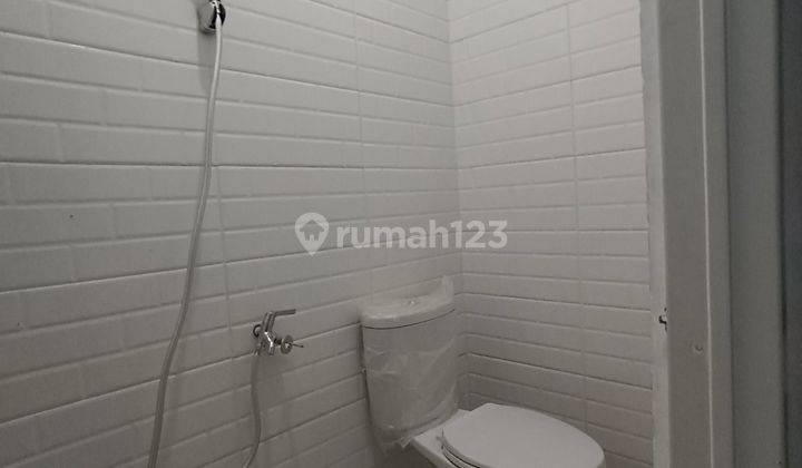 Rumah minimalis 2 lantai paling murah fasilitas premium di Kramat Jati, Jakarta Timur 2