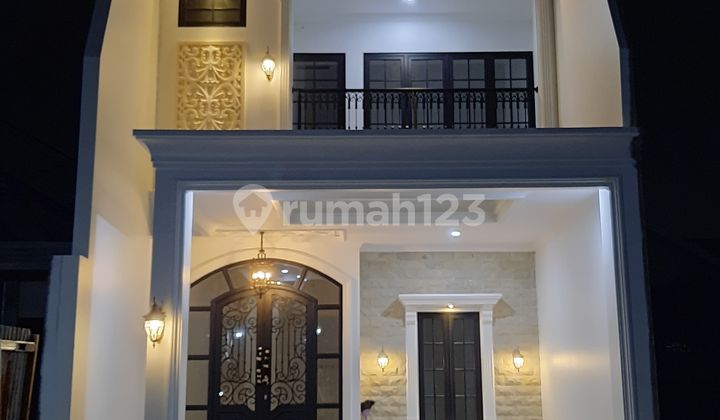 Rumah klasik kualitas tinggi di Tanah Baru, depok