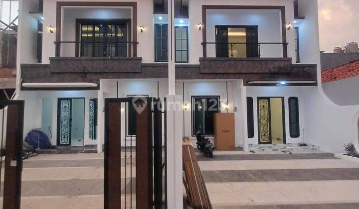 Rumah gaya townhouse super mewah di Jagakarsa, Jakarta Selatan 1