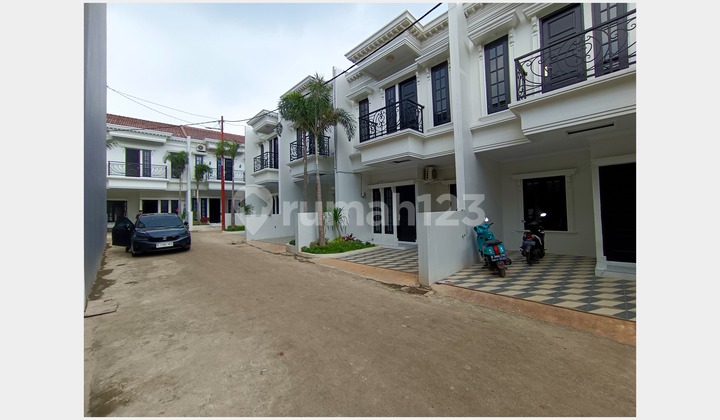 Rumah Klasik 5 Menit Ke Tol Brigif, Jagakarsa Jaksel