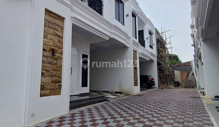 Rumah Klasik 2 Lantai Luxury di Jagakarsa, Jakarta Selatan 1