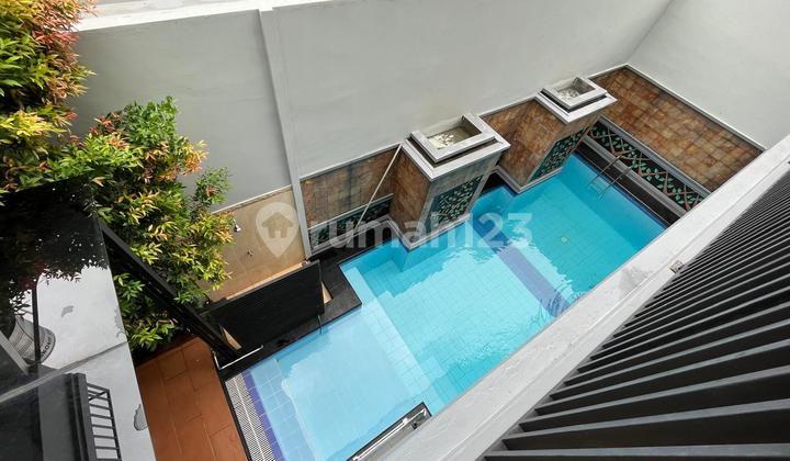 ******** Graha Taman 5 Bedrooms Furnished With Pool 2