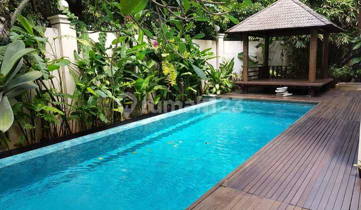 Pondok.indah Strategis Rumah Bagus dengan Pool