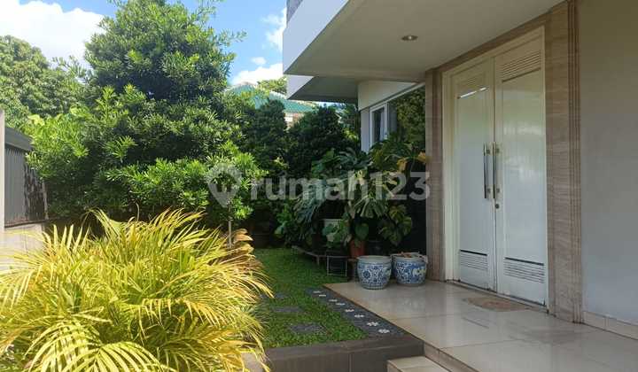 Rumah 2 Lantai Daerah Modernland