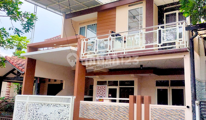 Well-Maintained 3-Story House with Rooftop in Sulfat Area, Malang