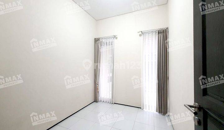 Rumah Kontrakan Baru Minimalis Dekat BINUS Carport Sudah Ada Kanopi 2