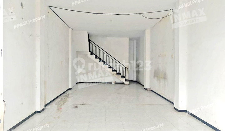 For Rent 2-Story Shop House Suitable for Culinary Business, Soekarno Hatta Street, Near University of Brawijaya 2