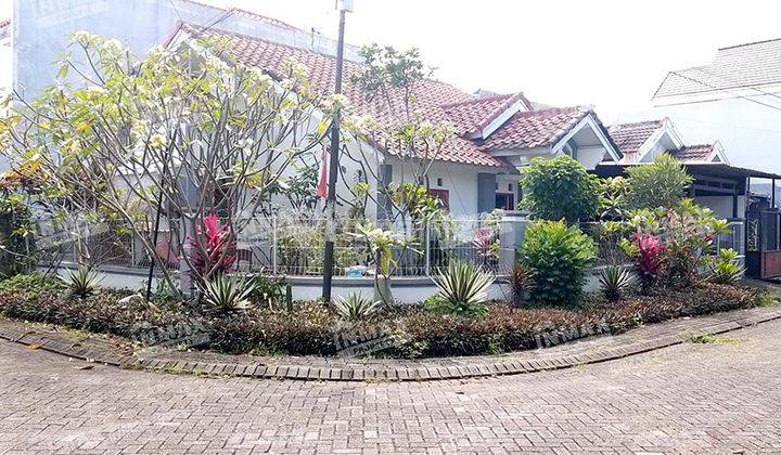 Rumah Posisi Hook 3 Kamar di Pbi Araya, Malang Row Jalan Lebar 2