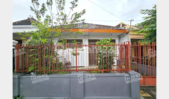 Minimalist 3-Bedroom House in Bareng Area Near MOG & Stadium Minimalist 3-Bedroom House in Bareng Area Near MOG & Stadium