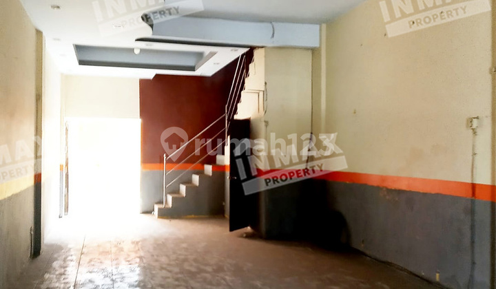 For Rent 3-Storey Shop House in Busy Campus Area Suitable for Business For Rent 3-Storey Shop House in Busy Campus Area Suitable for Business