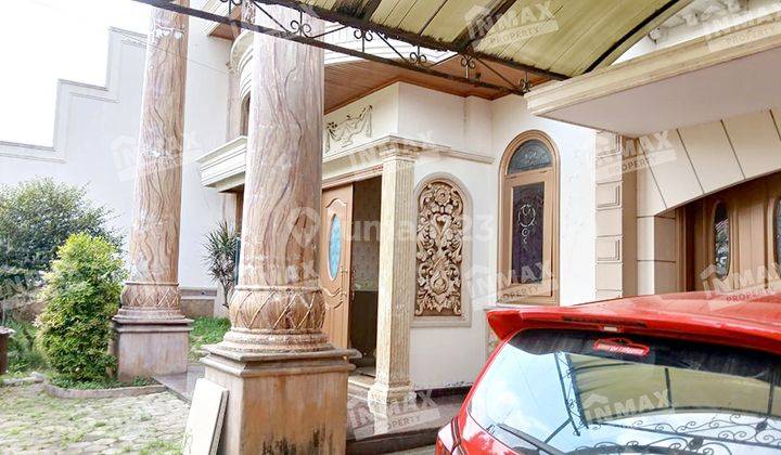 Rumah Mewah Kawasan Elit Araya Malang 2 Lantai Sangat Terawat 2